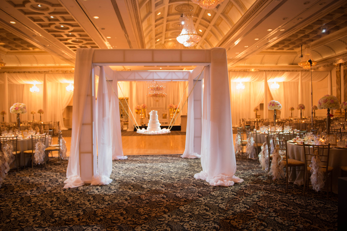 Suspended wedding cake adds a touch of drama. rebeccachan.ca