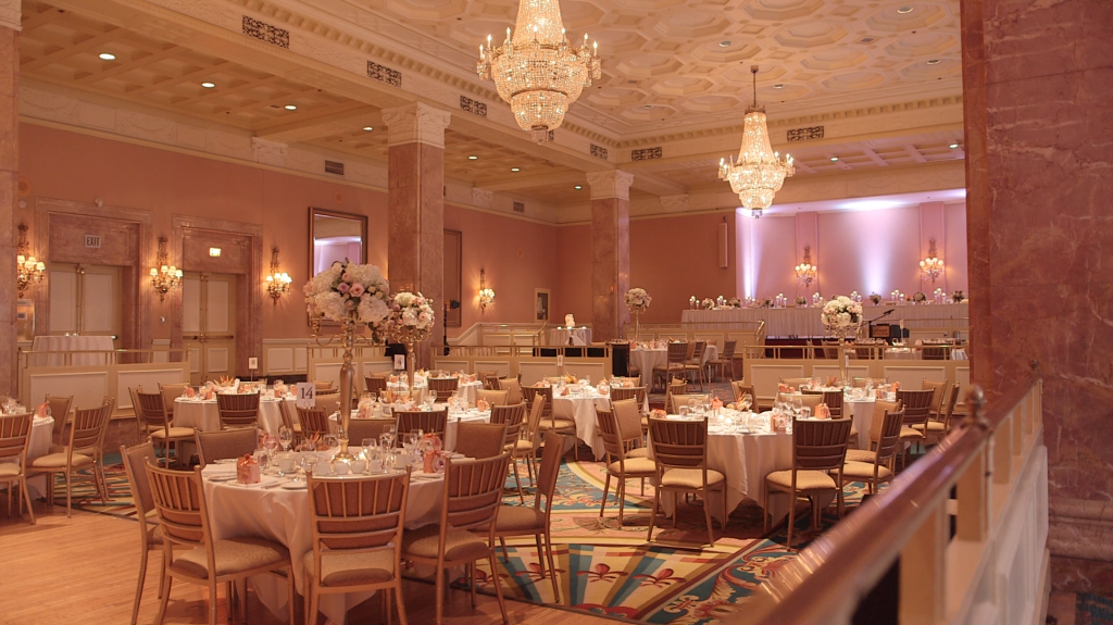 Elegant wedding at the Fairmont Royal York Hotel