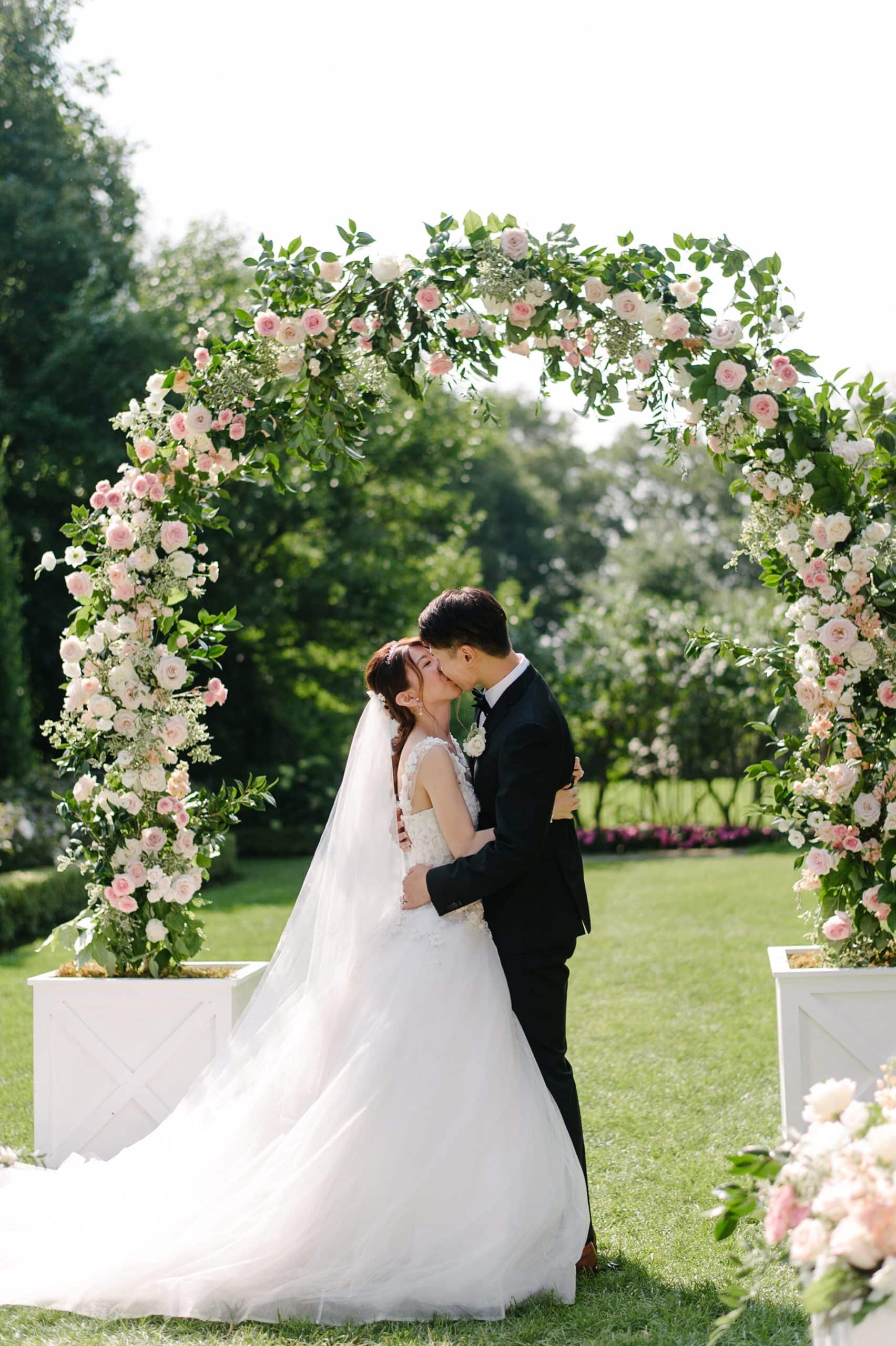 Outdoor Garden Wedding at Graydon Hall Manor ⋆ Rebecca Chan Events Inc.