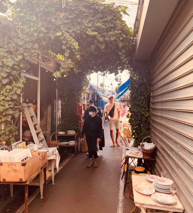 Paris Travel Guide: Flea Market Shopping